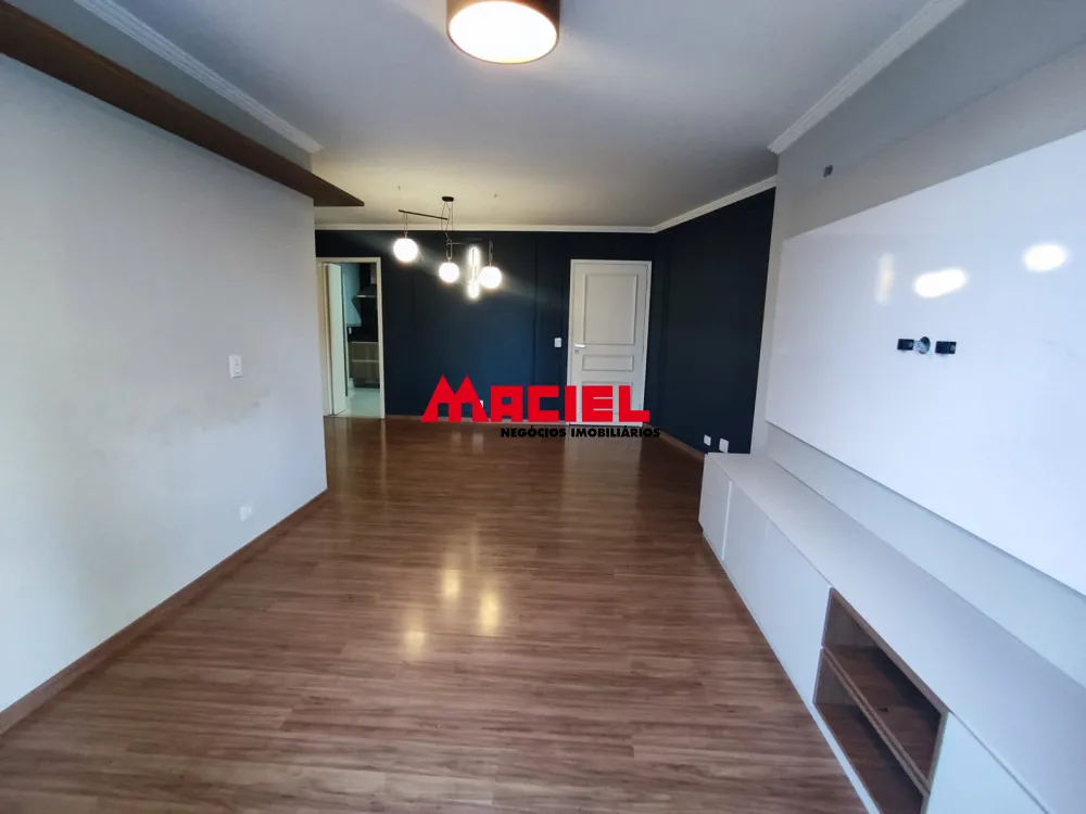 Alugar Apartamento / Padr&atilde;o em S&atilde;o Jos&eacute; dos Campos R$ 3.500,00 - Foto 4
