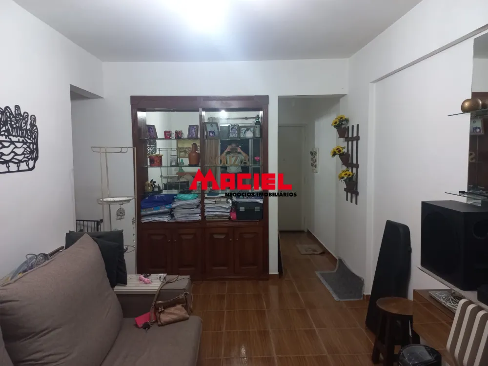 Alugar Apartamento / Padr&atilde;o em S&atilde;o Jos&eacute; dos Campos R$ 1.600,00 - Foto 4