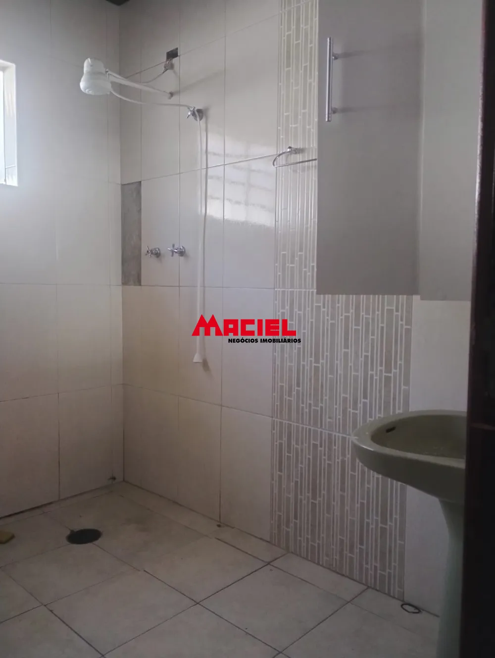 Alugar Casa / Padr&atilde;o em S&atilde;o Jos&eacute; dos Campos R$ 3.500,00 - Foto 1