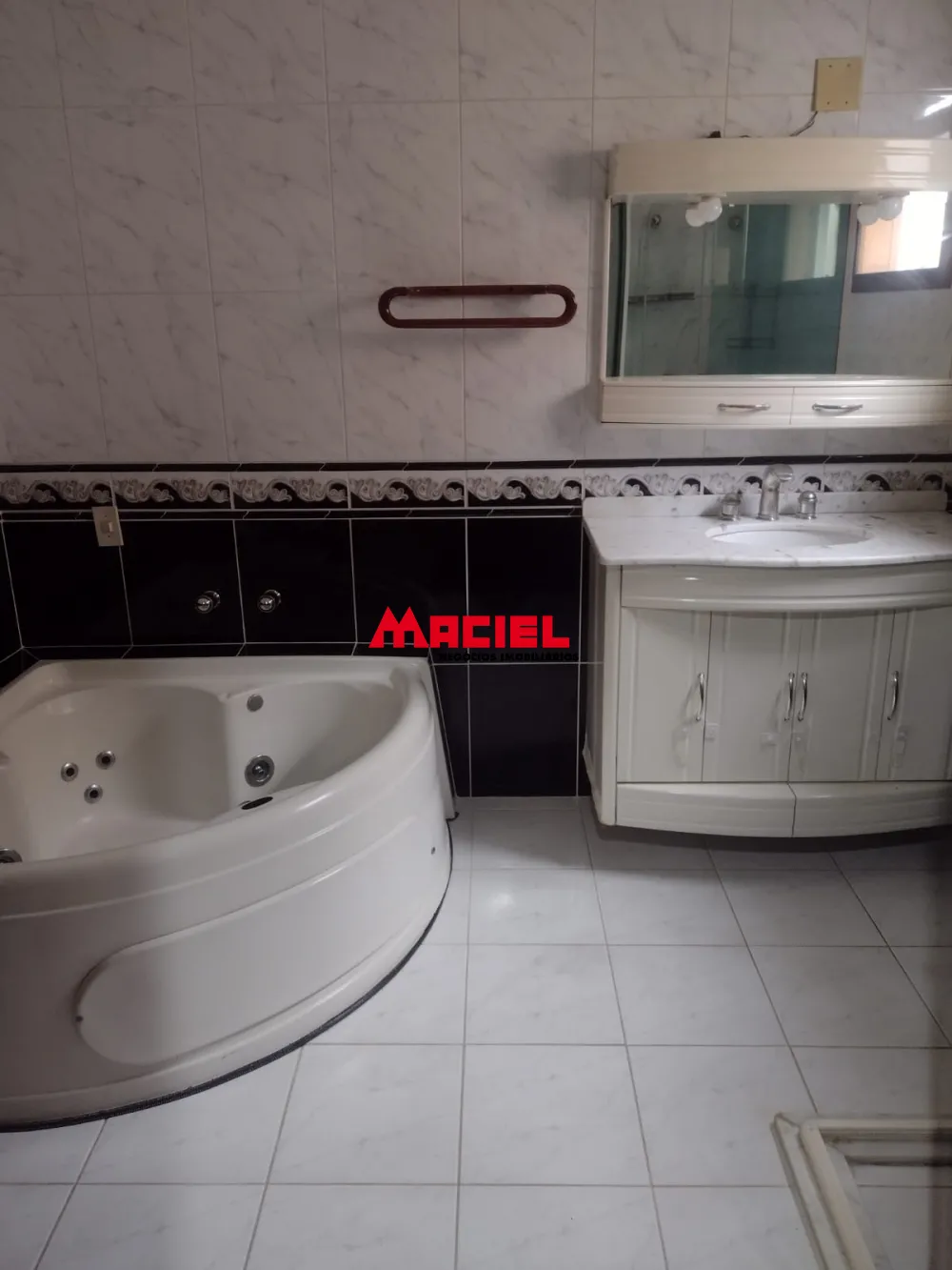 Alugar Casa / Sobrado em S&atilde;o Jos&eacute; dos Campos R$ 8.900,00 - Foto 21