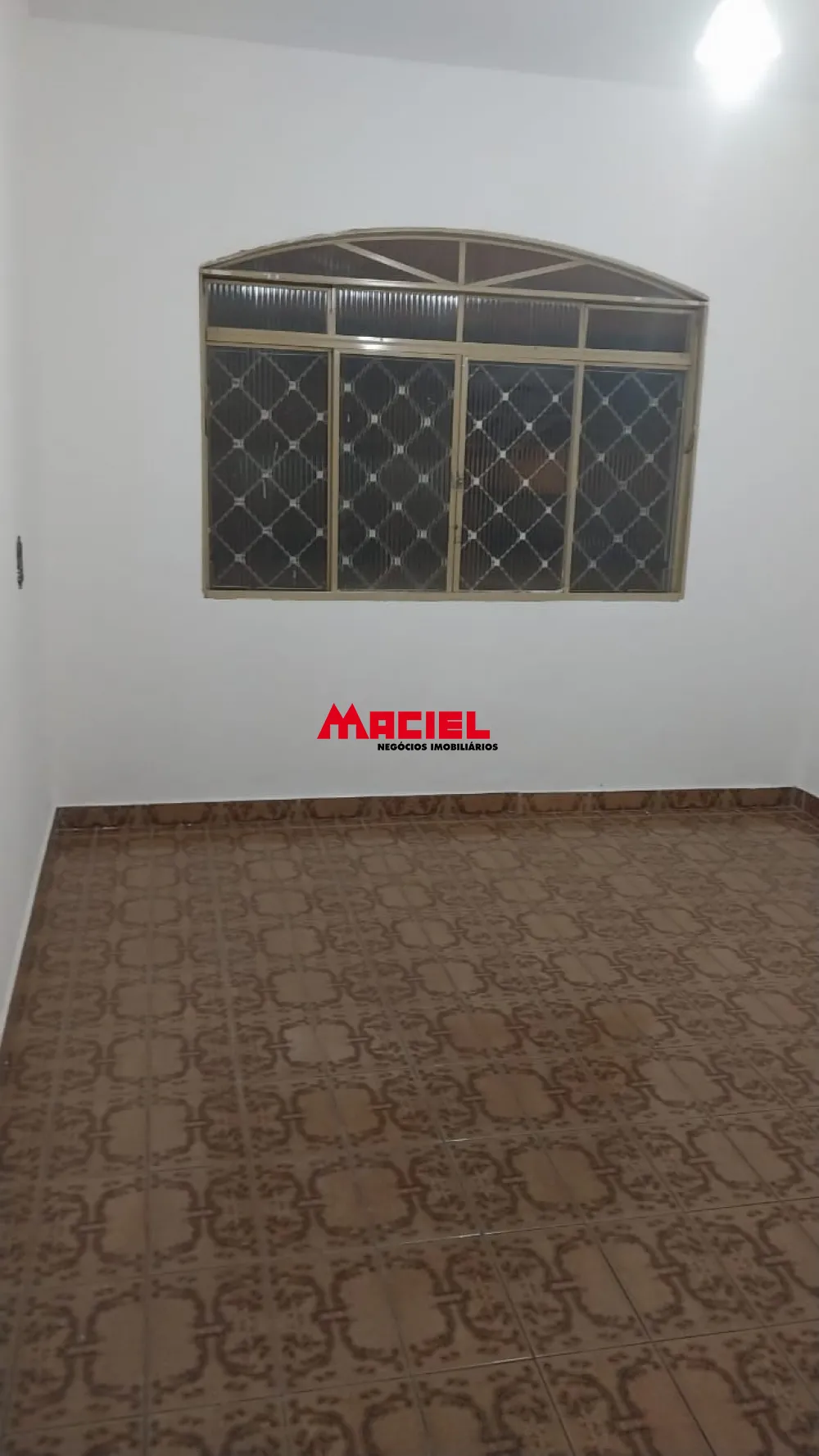 Alugar Casa / Padr&atilde;o em S&atilde;o Jos&eacute; dos Campos R$ 2.700,00 - Foto 1