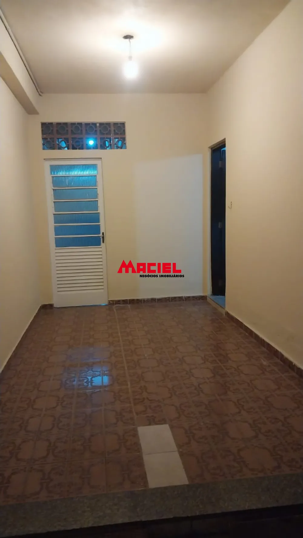 Alugar Casa / Padr&atilde;o em S&atilde;o Jos&eacute; dos Campos R$ 2.700,00 - Foto 2