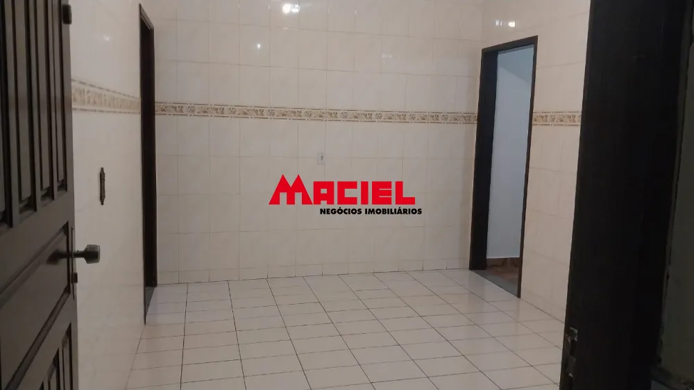 Alugar Casa / Padr&atilde;o em S&atilde;o Jos&eacute; dos Campos R$ 2.700,00 - Foto 4