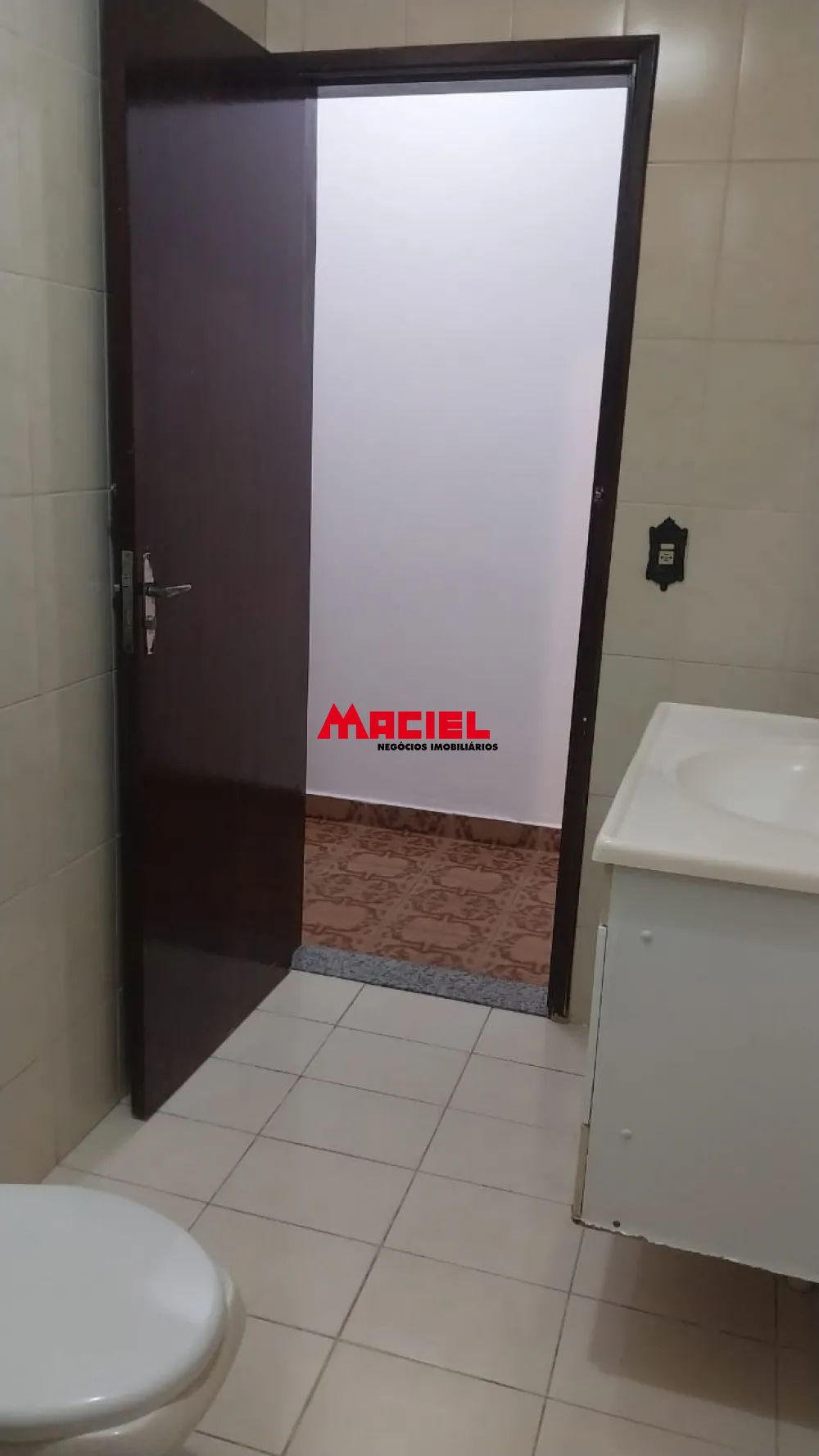 Alugar Casa / Padr&atilde;o em S&atilde;o Jos&eacute; dos Campos R$ 2.700,00 - Foto 7
