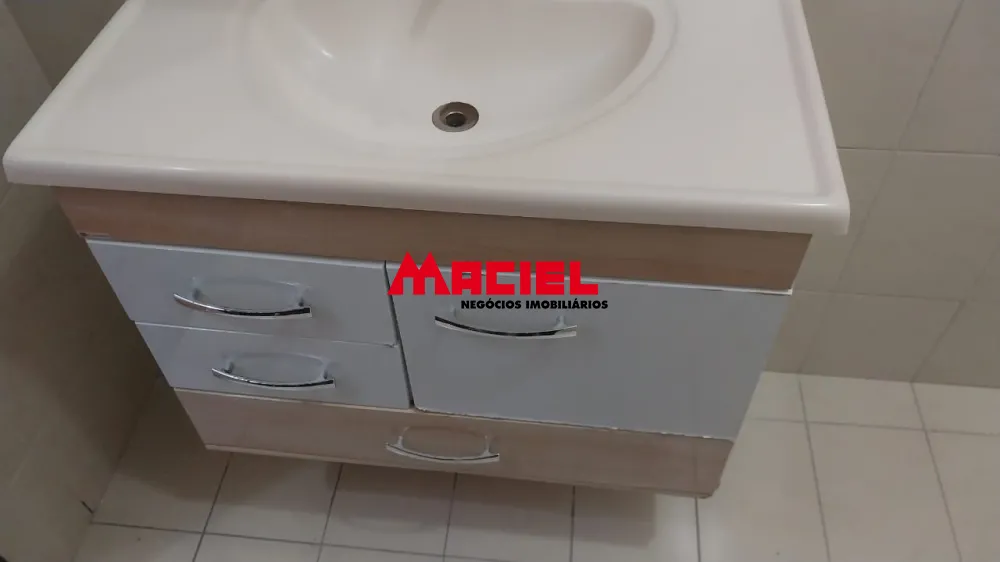 Alugar Casa / Padr&atilde;o em S&atilde;o Jos&eacute; dos Campos R$ 2.700,00 - Foto 9
