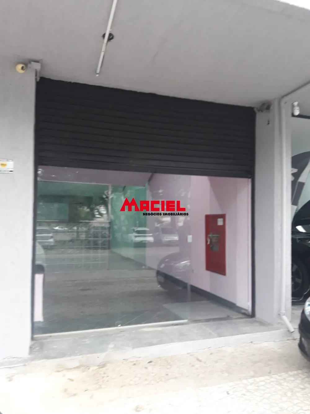 Alugar Comercial / Ponto Comercial em S&atilde;o Jos&eacute; dos Campos R$ 2.000,00 - Foto 2
