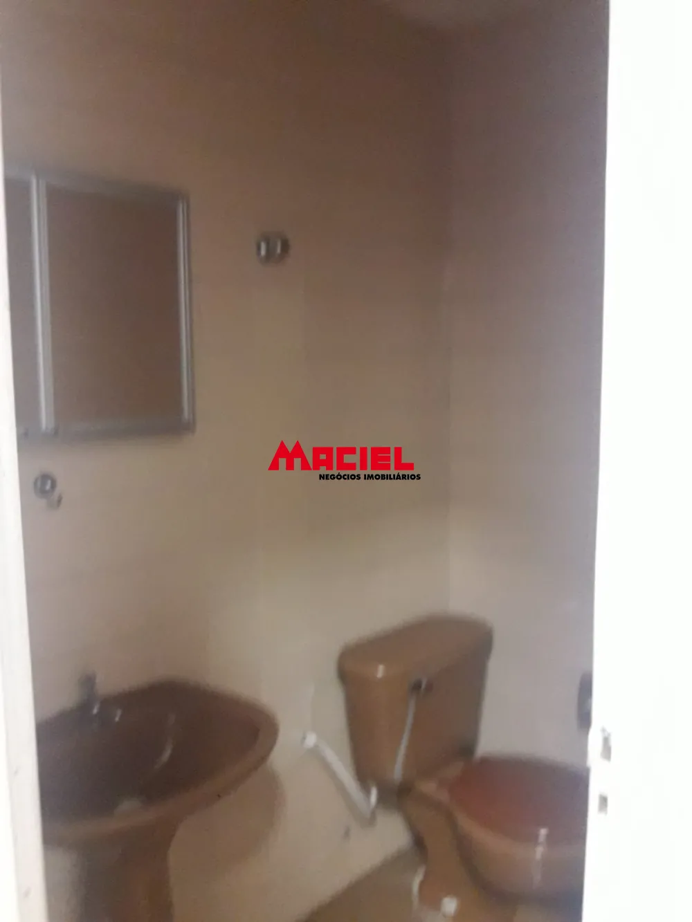 Alugar Comercial / Ponto Comercial em S&atilde;o Jos&eacute; dos Campos R$ 2.000,00 - Foto 3