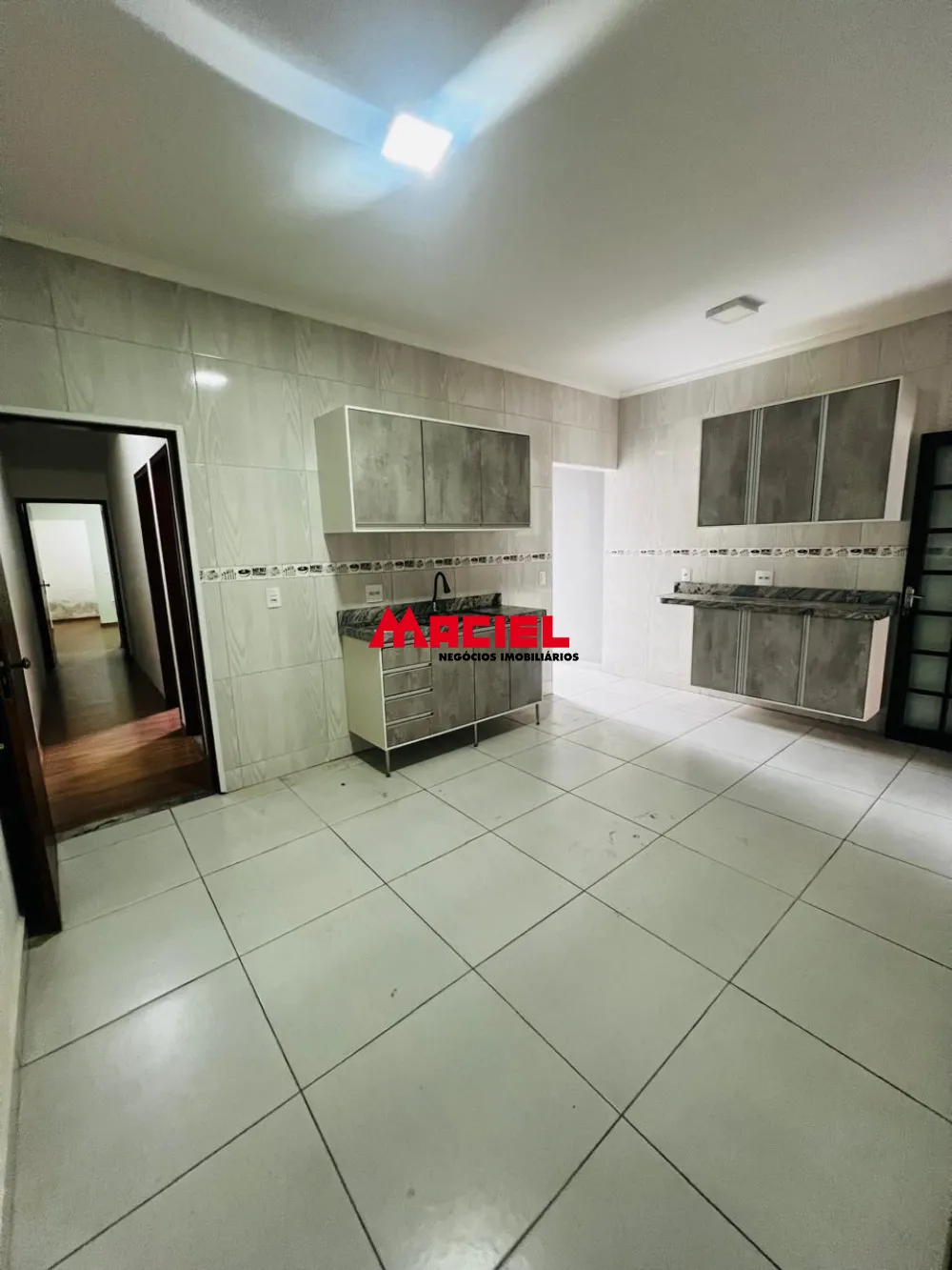 Alugar Casa / Padr&atilde;o em S&atilde;o Jos&eacute; dos Campos R$ 2.000,00 - Foto 3