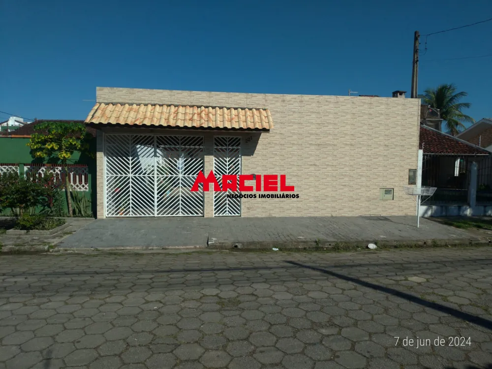 Comprar Casa / Padr&atilde;o em Caraguatatuba R$ 950.000,00 - Foto 1