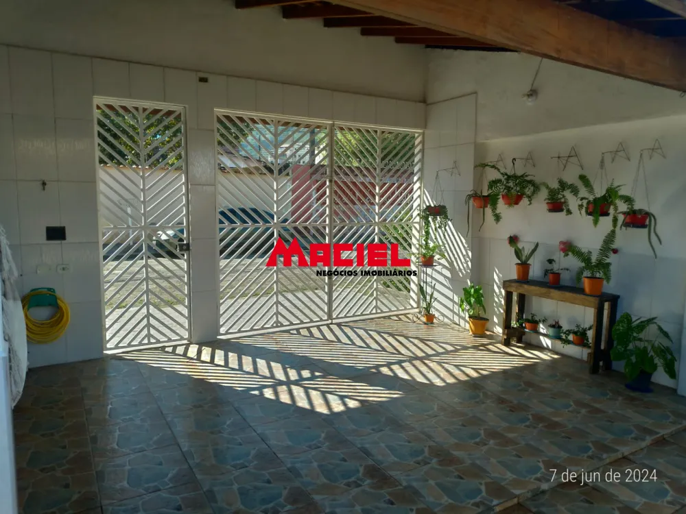 Comprar Casa / Padr&atilde;o em Caraguatatuba R$ 950.000,00 - Foto 3