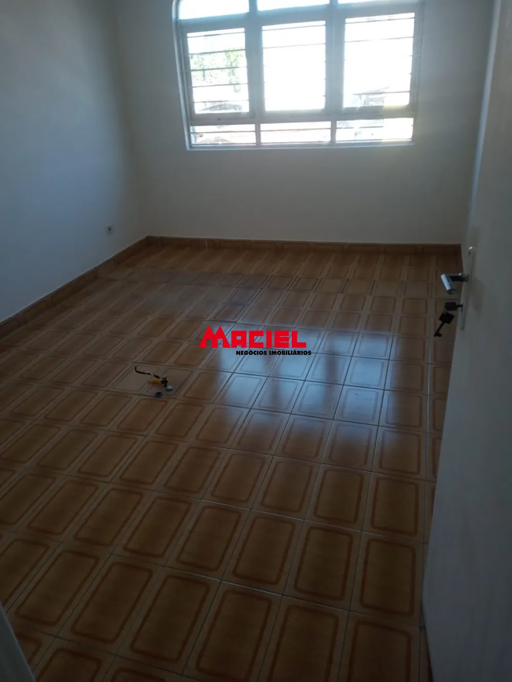 Alugar Comercial / Sala em S&atilde;o Jos&eacute; dos Campos R$ 2.200,00 - Foto 3