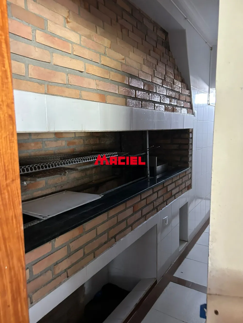 Alugar Comercial / Ponto Comercial em S&atilde;o Jos&eacute; dos Campos R$ 2.500,00 - Foto 11