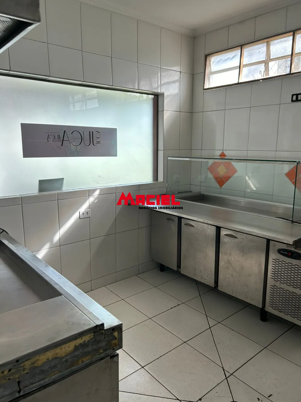 Alugar Comercial / Ponto Comercial em S&atilde;o Jos&eacute; dos Campos R$ 2.500,00 - Foto 14