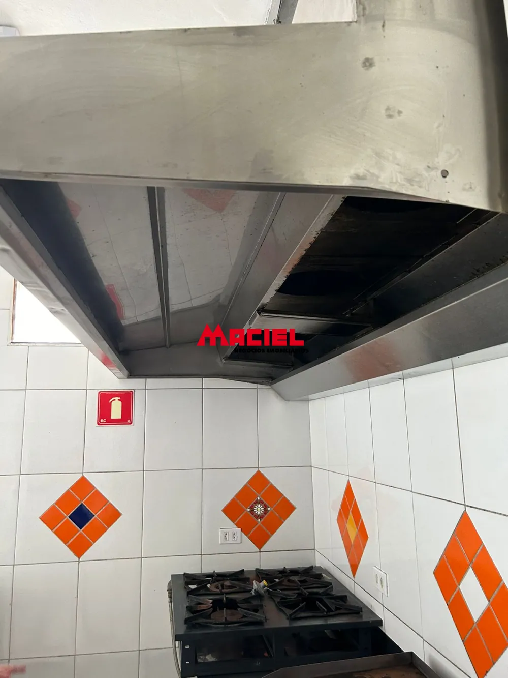 Alugar Comercial / Ponto Comercial em S&atilde;o Jos&eacute; dos Campos R$ 2.500,00 - Foto 15