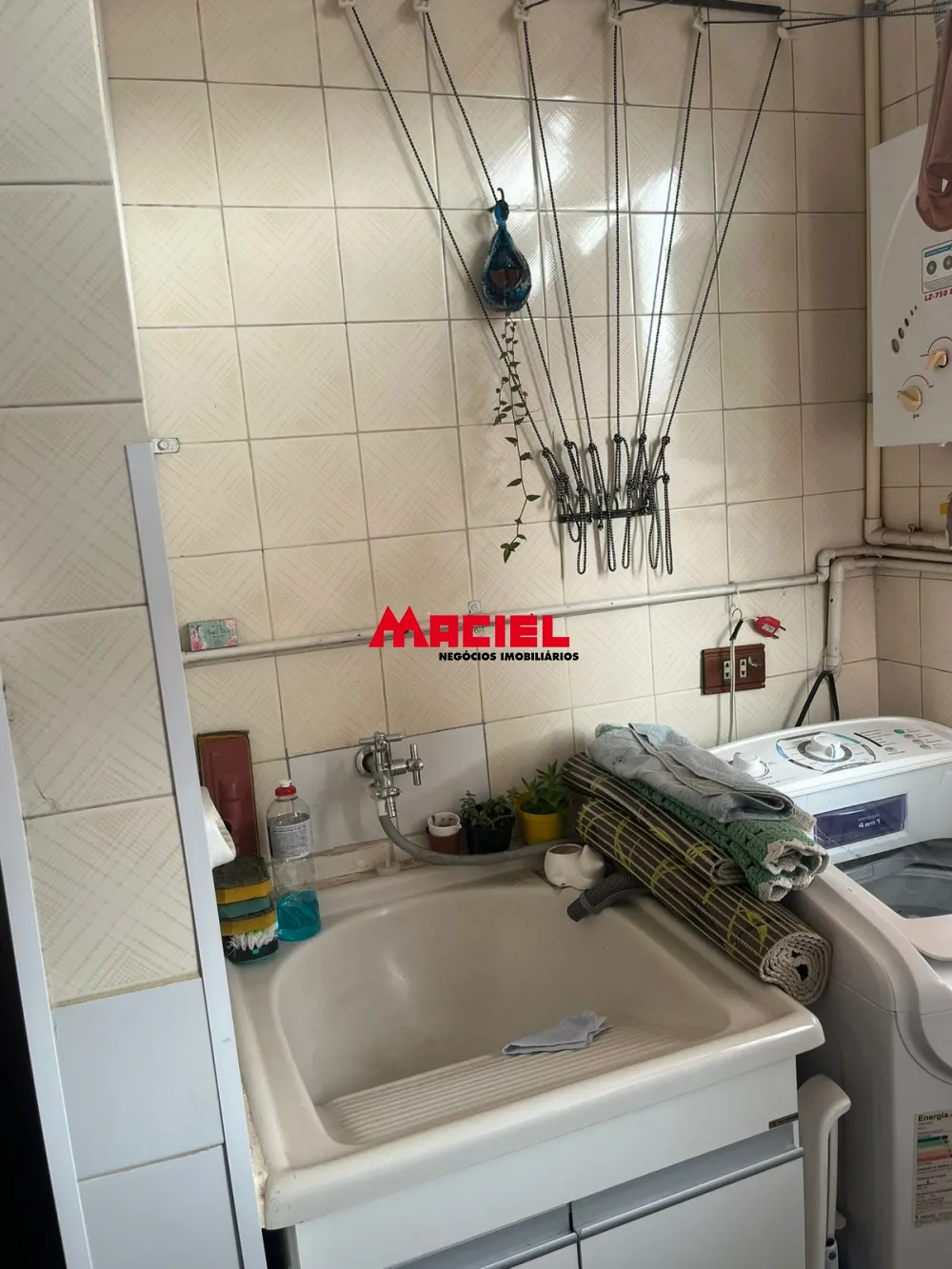 Comprar Apartamento / Padr&atilde;o em S&atilde;o Jos&eacute; dos Campos R$ 235.000,00 - Foto 12