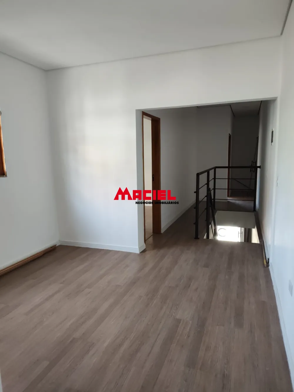 Alugar Casa / Sobrado em S&atilde;o Jos&eacute; dos Campos R$ 2.500,00 - Foto 3