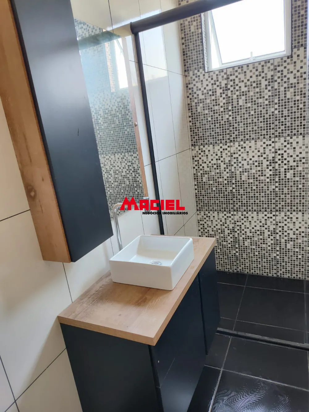 Alugar Casa / Sobrado em S&atilde;o Jos&eacute; dos Campos R$ 2.500,00 - Foto 4