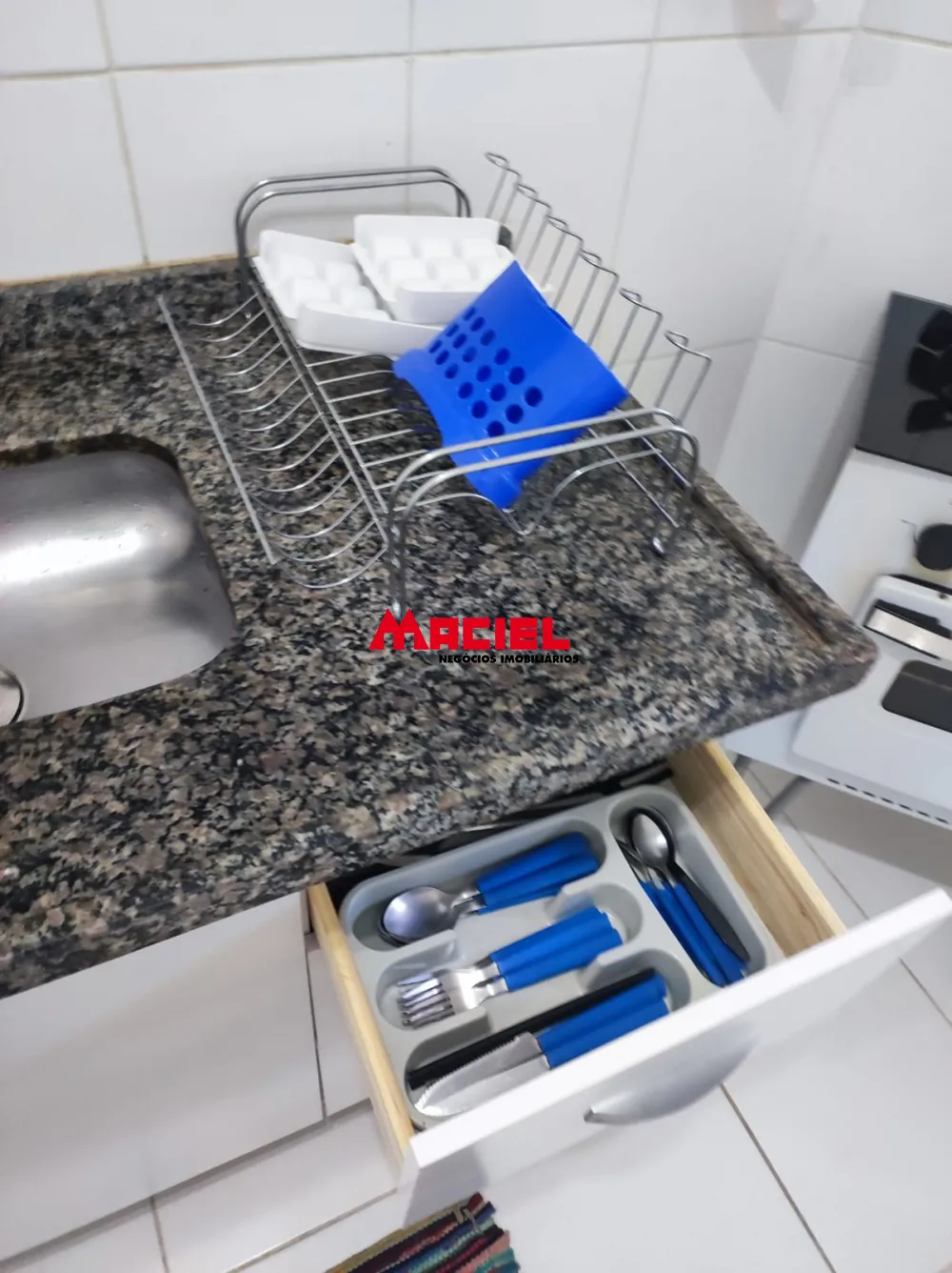 Alugar Apartamento / Padr&atilde;o em S&atilde;o Jos&eacute; dos Campos R$ 2.400,00 - Foto 7