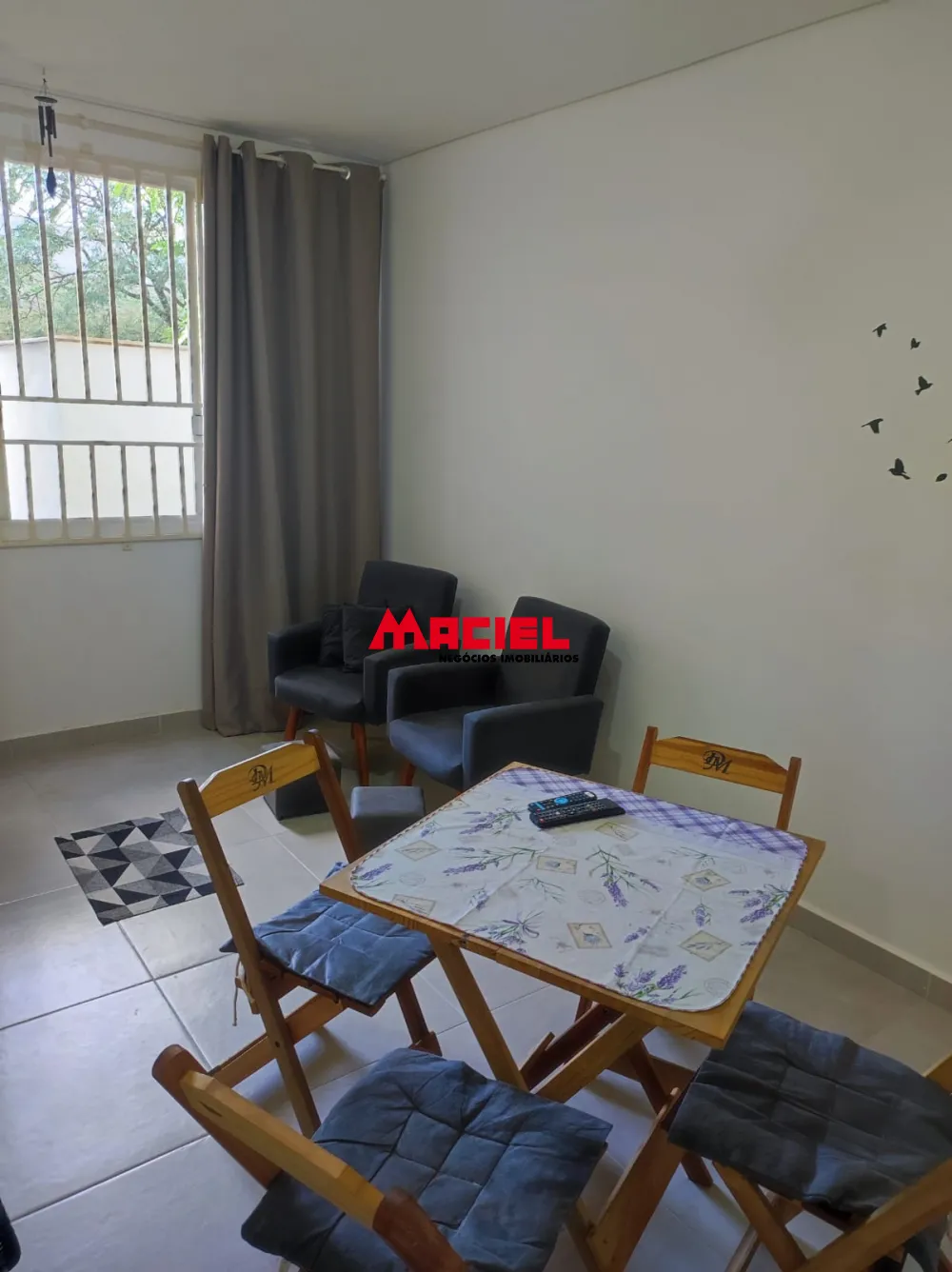 Alugar Apartamento / Padr&atilde;o em S&atilde;o Jos&eacute; dos Campos R$ 2.400,00 - Foto 2