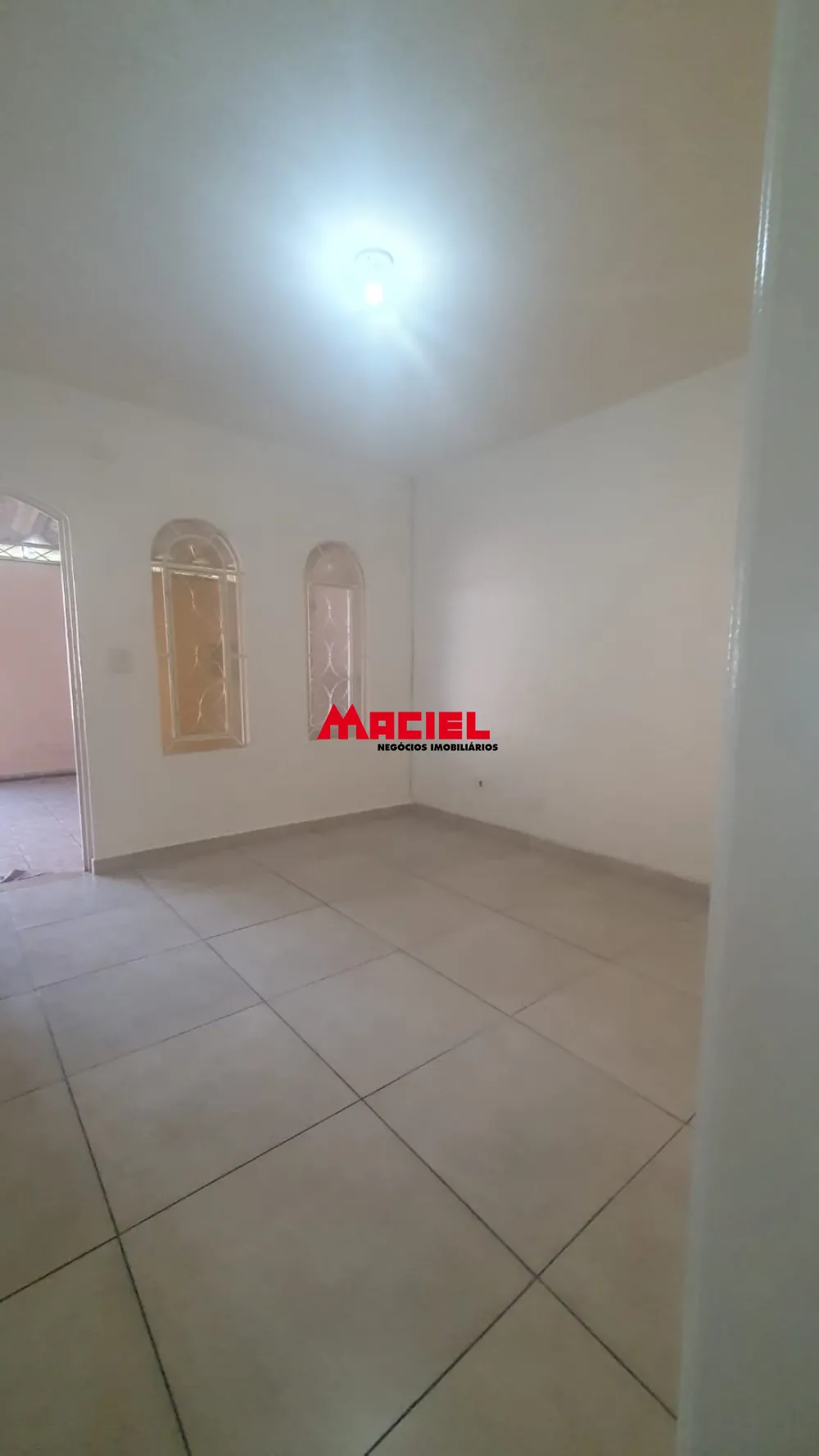Alugar Casa / Sobrado em S&atilde;o Jos&eacute; dos Campos R$ 3.800,00 - Foto 3