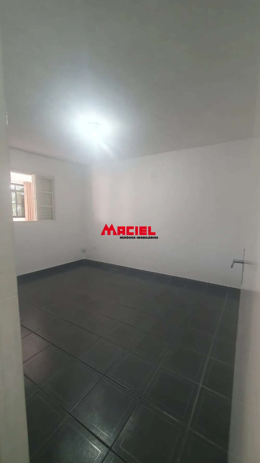 Alugar Casa / Sobrado em S&atilde;o Jos&eacute; dos Campos R$ 3.800,00 - Foto 6