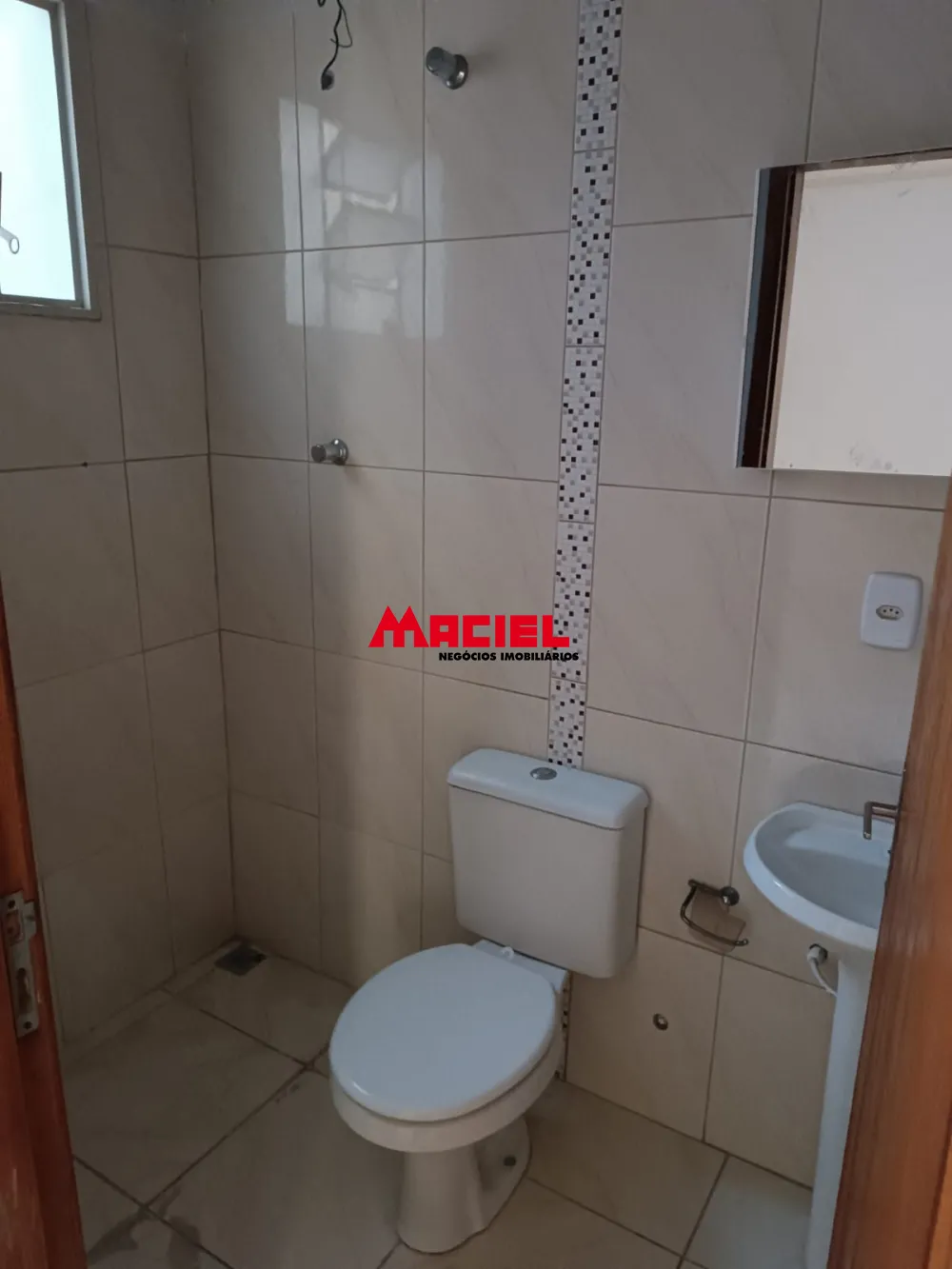 Alugar Casa / Sobrado em S&atilde;o Jos&eacute; dos Campos R$ 1.000,00 - Foto 1