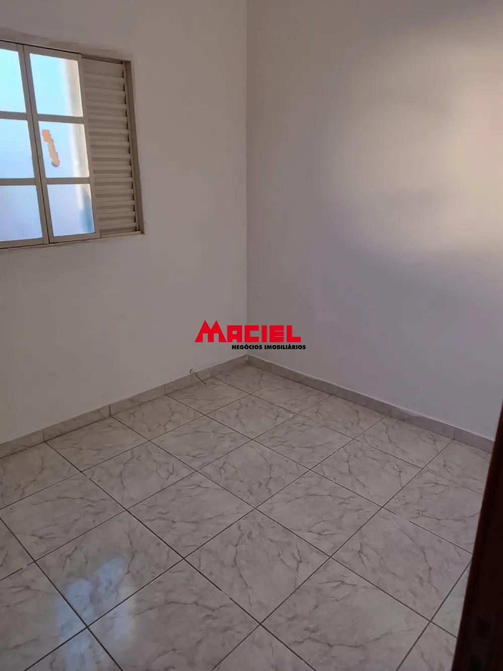 Alugar Casa / Sobrado em S&atilde;o Jos&eacute; dos Campos R$ 1.000,00 - Foto 8