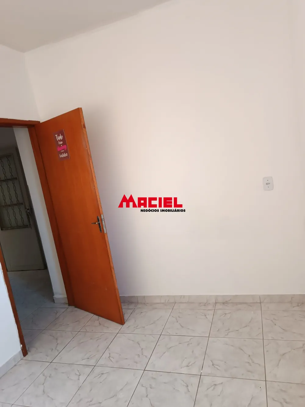 Alugar Casa / Sobrado em S&atilde;o Jos&eacute; dos Campos R$ 1.000,00 - Foto 11