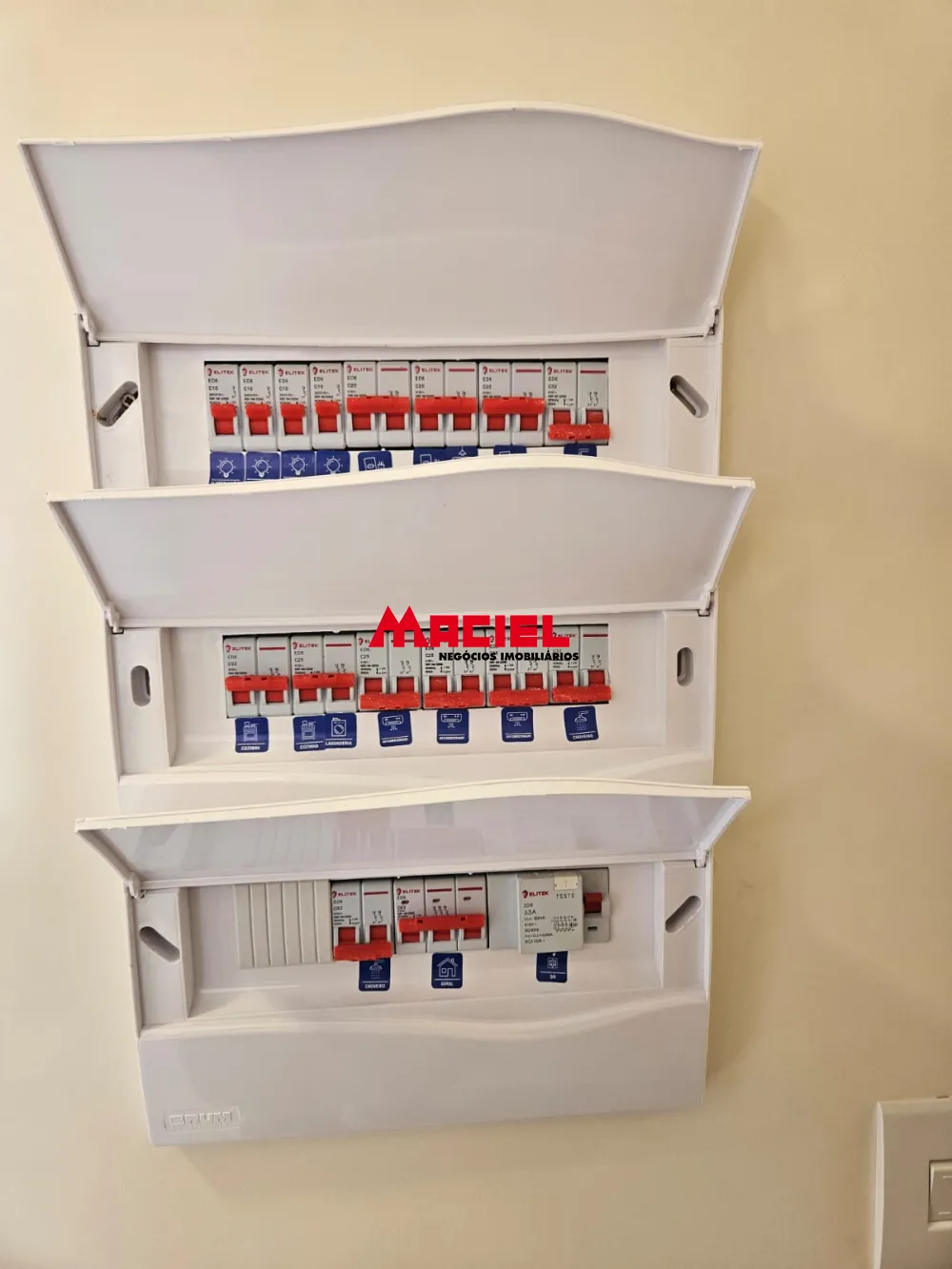 Comprar Casa / Condom&iacute;nio em Ca&ccedil;apava R$ 850.000,00 - Foto 44