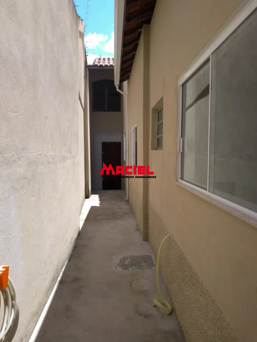 Comprar Casa / Padr&atilde;o em Ca&ccedil;apava R$ 680.000,00 - Foto 4