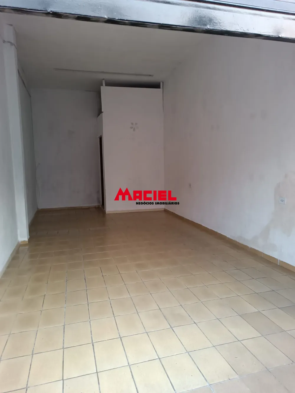Alugar Comercial / Ponto Comercial em S&atilde;o Jos&eacute; dos Campos R$ 1.100,00 - Foto 4