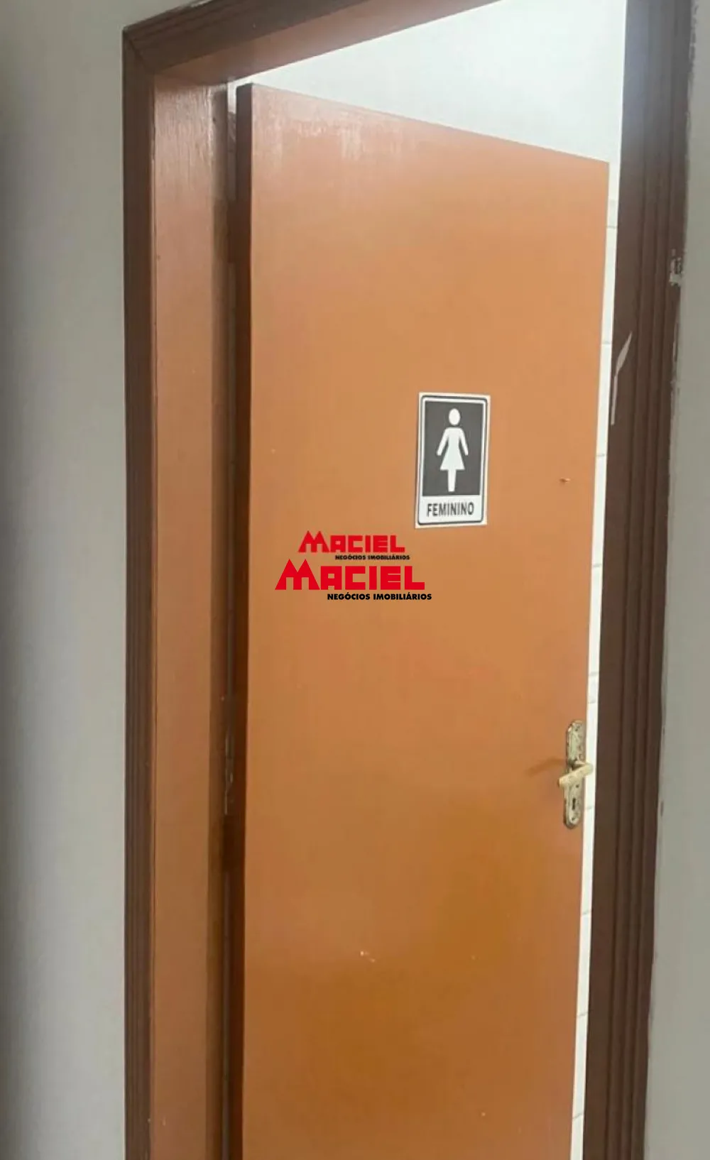 Alugar Comercial / Sal&atilde;o em S&atilde;o Jos&eacute; dos Campos R$ 3.500,00 - Foto 7