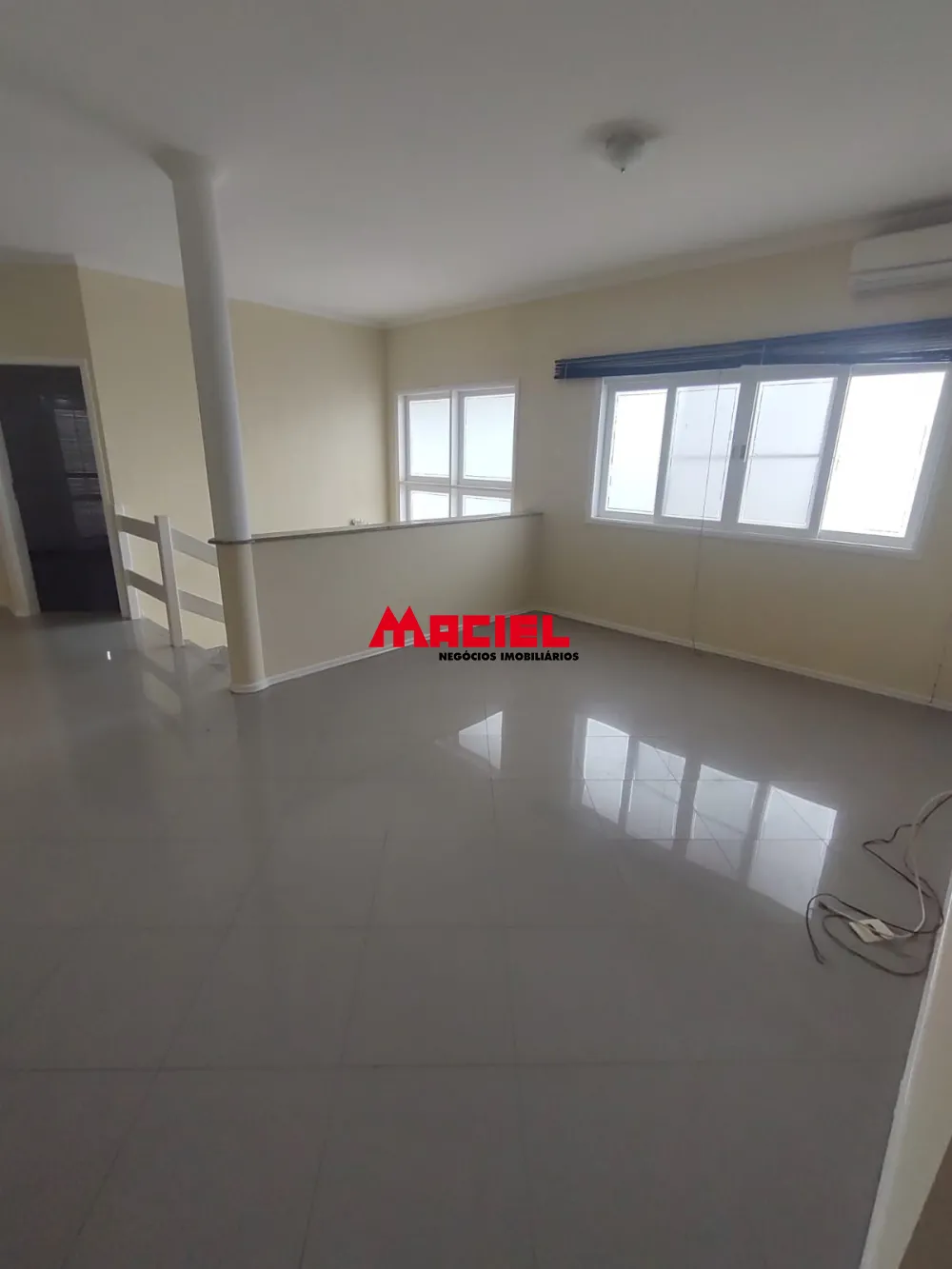 Alugar Casa / Condom&iacute;nio em S&atilde;o Jos&eacute; dos Campos R$ 8.000,00 - Foto 1