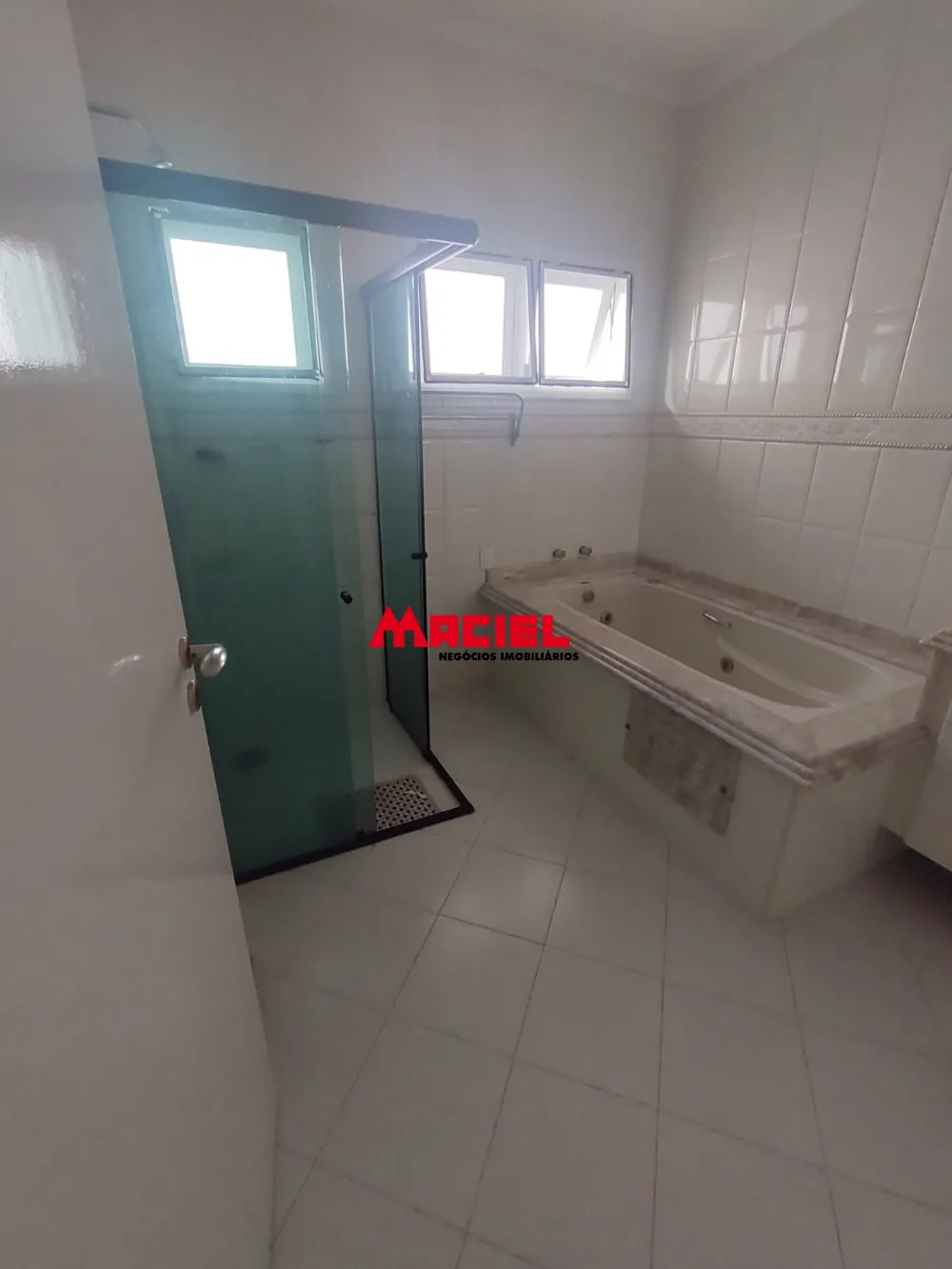 Alugar Casa / Condom&iacute;nio em S&atilde;o Jos&eacute; dos Campos R$ 8.000,00 - Foto 3