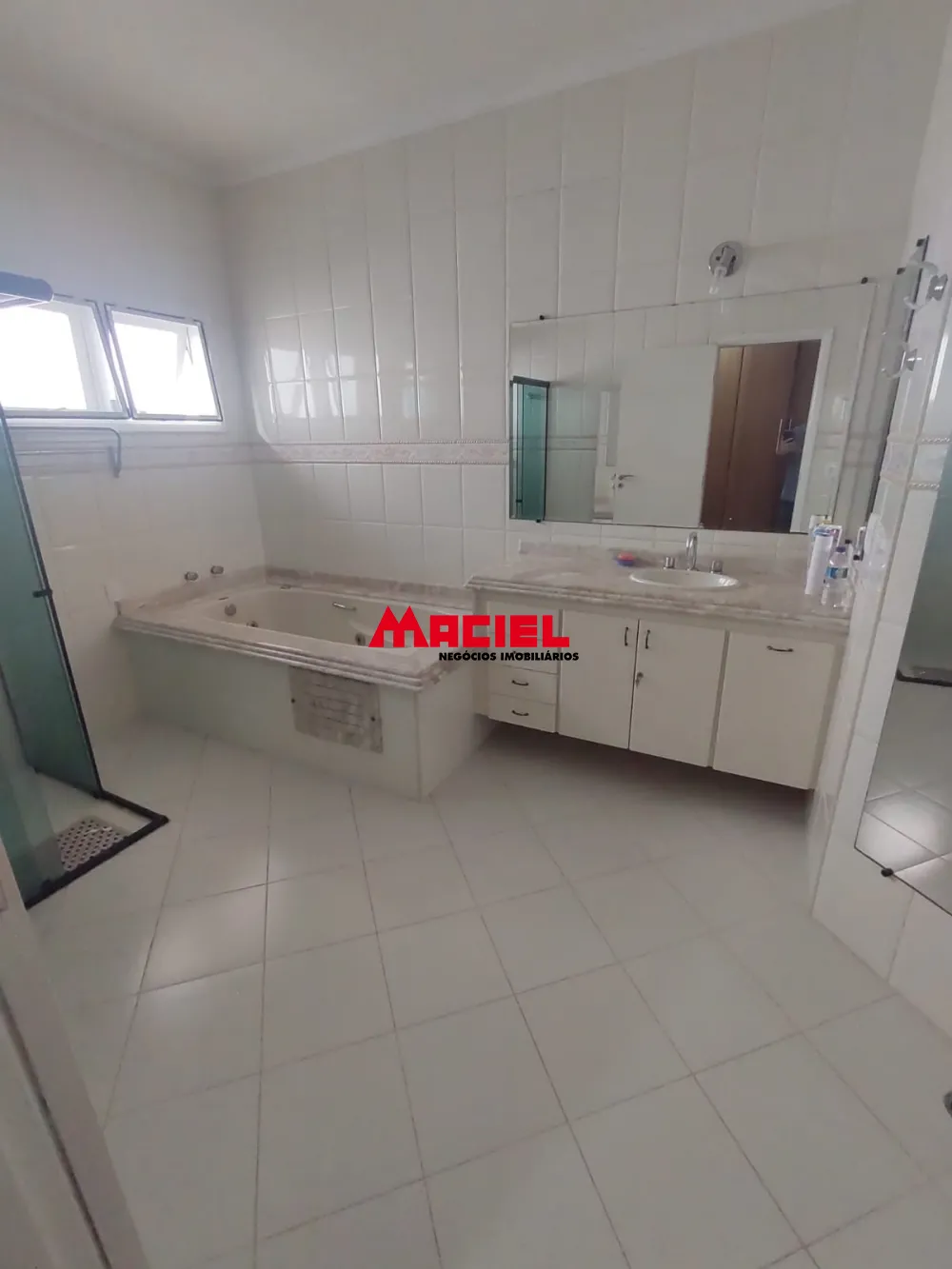 Alugar Casa / Condom&iacute;nio em S&atilde;o Jos&eacute; dos Campos R$ 8.000,00 - Foto 4