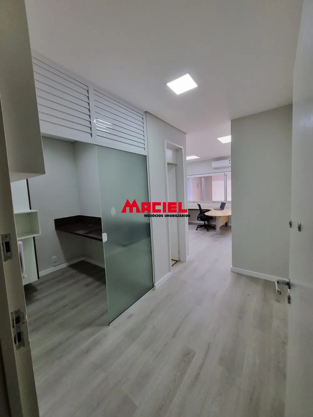 Comprar Comercial / Sala em S&atilde;o Jos&eacute; dos Campos R$ 170.000,00 - Foto 2