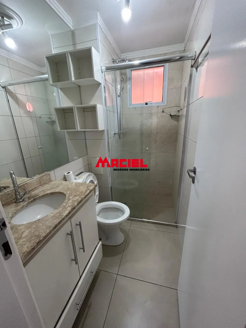 Alugar Apartamento / Padr&atilde;o em S&atilde;o Jos&eacute; dos Campos R$ 2.300,00 - Foto 3