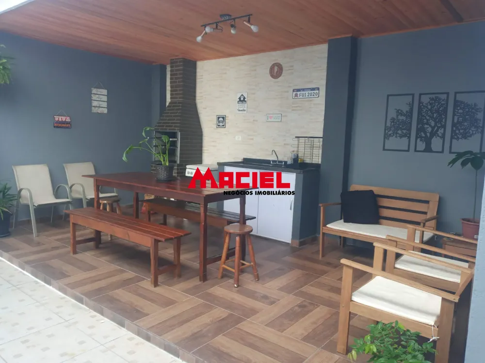 Alugar Casa / Sobrado em Jacare&iacute; R$ 2.800,00 - Foto 1