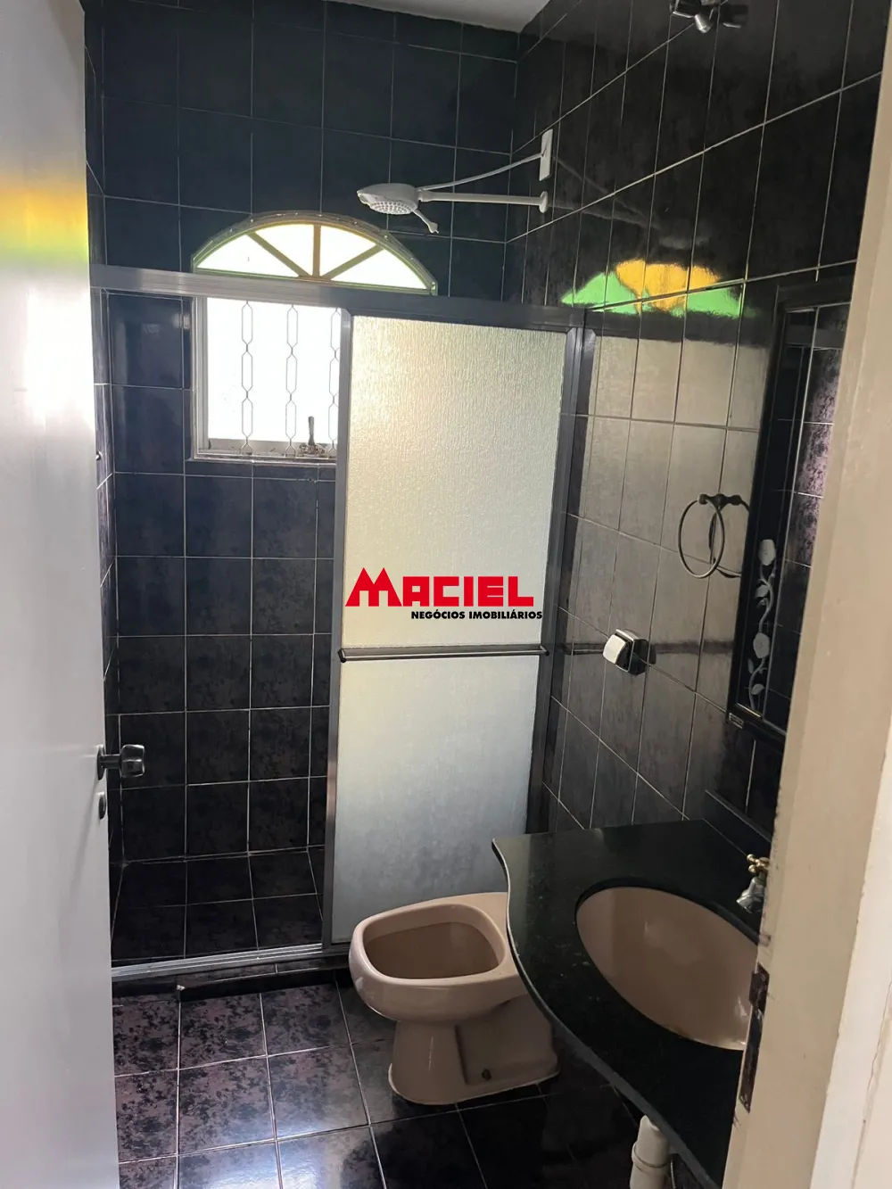 Alugar Comercial / Ponto Comercial em S&atilde;o Jos&eacute; dos Campos R$ 3.800,00 - Foto 26