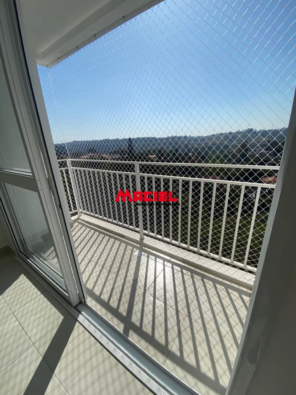 Alugar Apartamento / Padr&atilde;o em S&atilde;o Jos&eacute; dos Campos R$ 1.500,00 - Foto 2