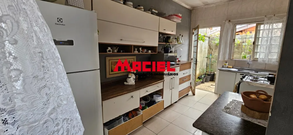 Comprar Casa / Padr&atilde;o em S&atilde;o Jos&eacute; dos Campos R$ 350.000,00 - Foto 4