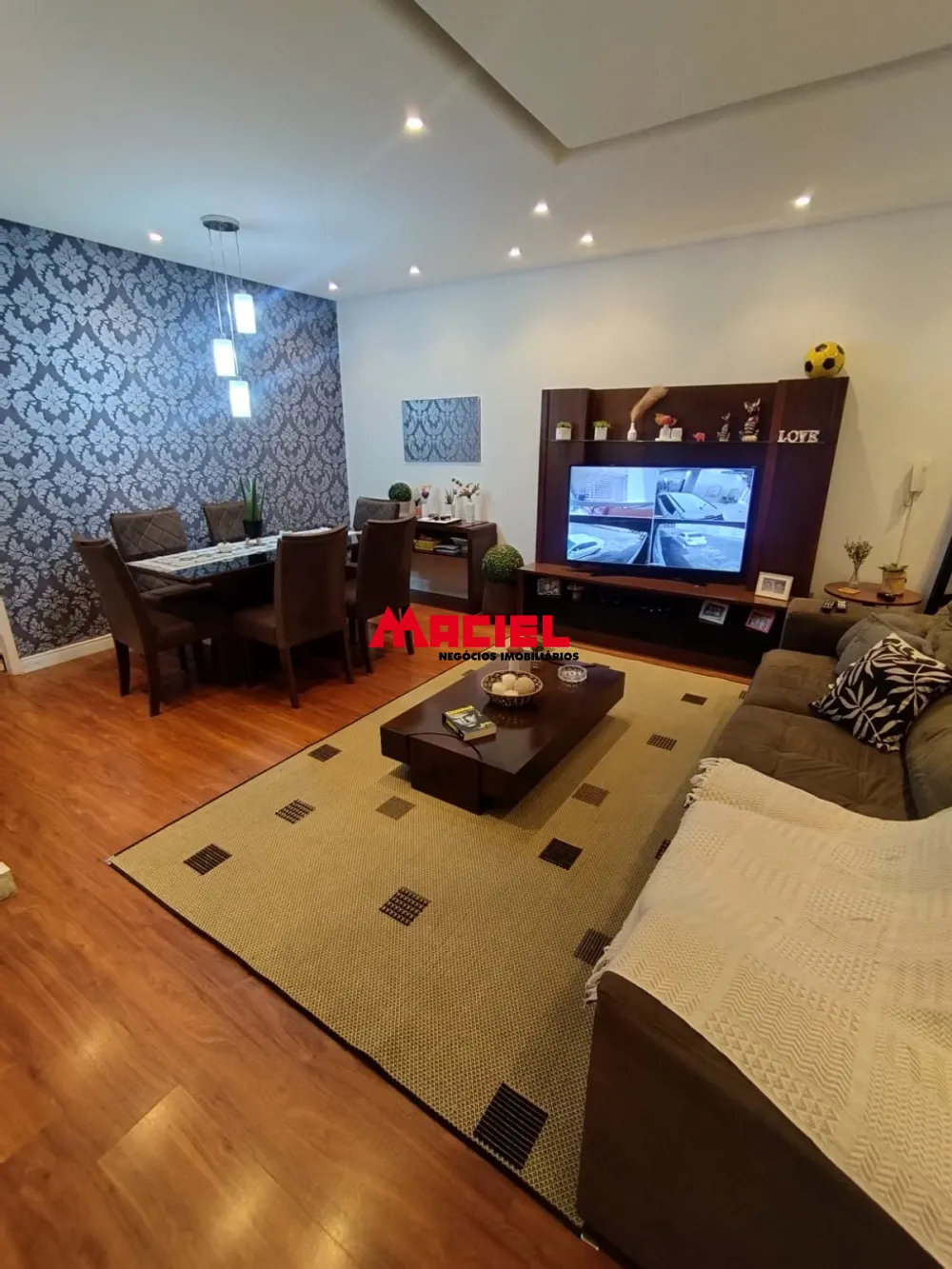 Comprar Casa / Padr&atilde;o em S&atilde;o Jos&eacute; dos Campos R$ 1.000.000,00 - Foto 1