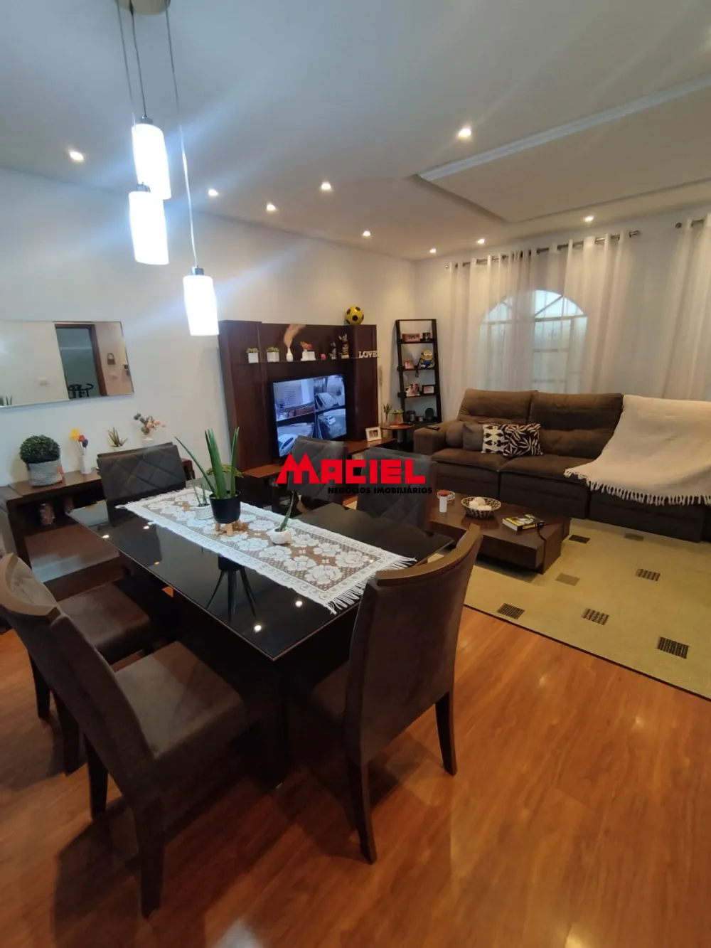 Comprar Casa / Padr&atilde;o em S&atilde;o Jos&eacute; dos Campos R$ 1.000.000,00 - Foto 2