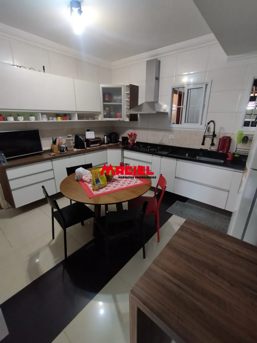 Comprar Casa / Padr&atilde;o em S&atilde;o Jos&eacute; dos Campos R$ 1.000.000,00 - Foto 3
