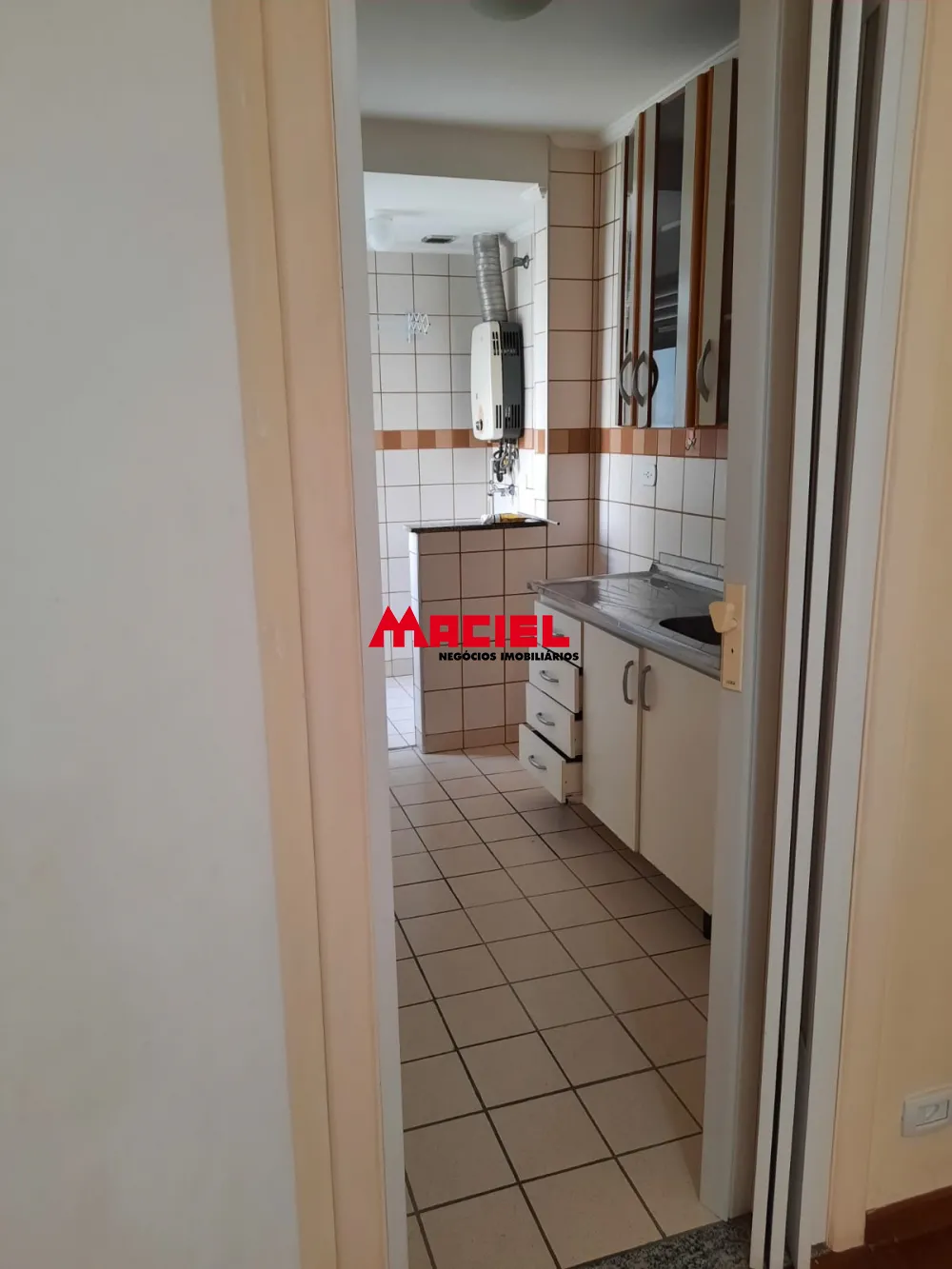 Alugar Apartamento / Padr&atilde;o em S&atilde;o Jos&eacute; dos Campos R$ 2.230,00 - Foto 8