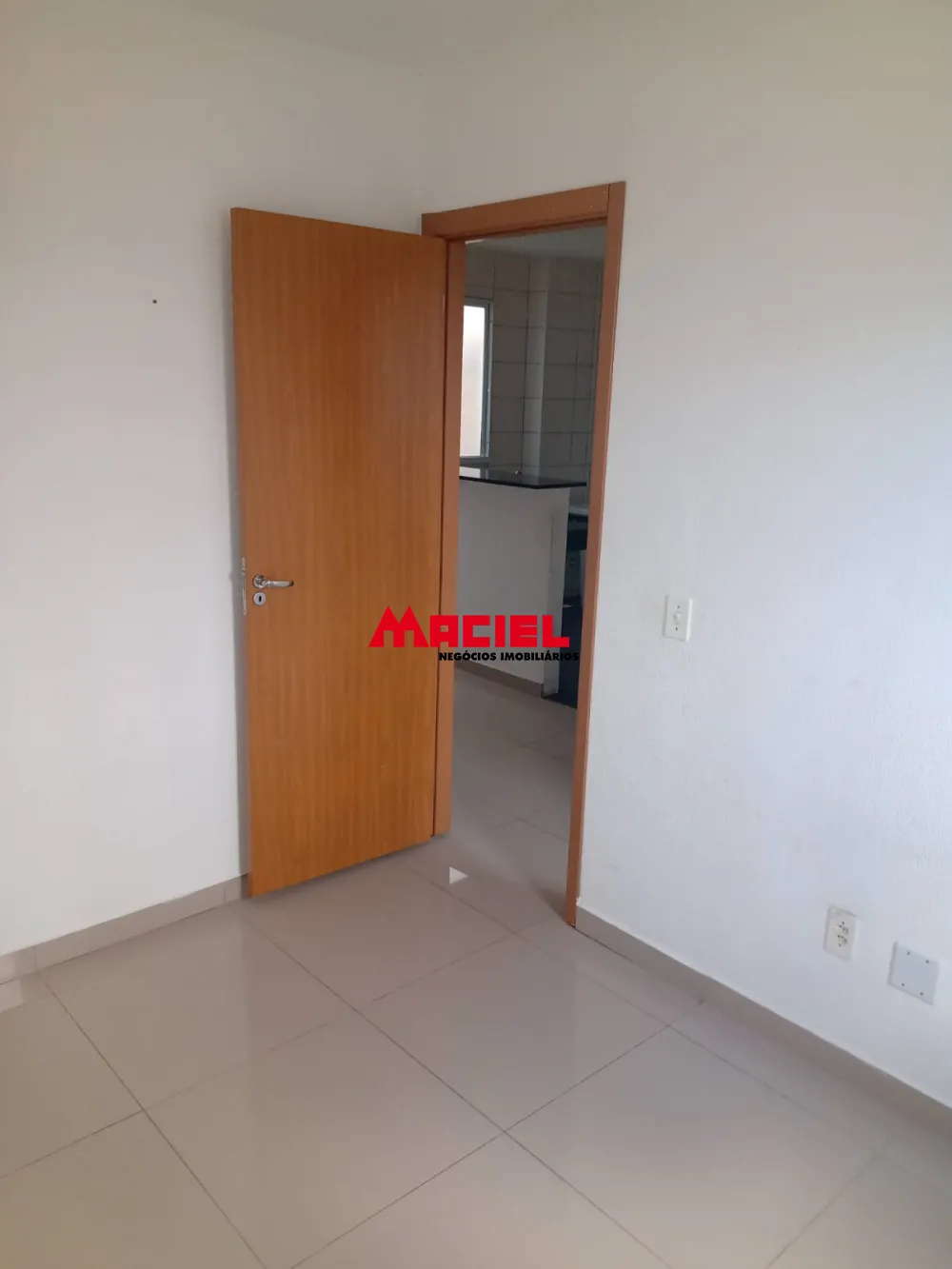 Alugar Apartamento / Padr&atilde;o em S&atilde;o Jos&eacute; dos Campos R$ 880,00 - Foto 4