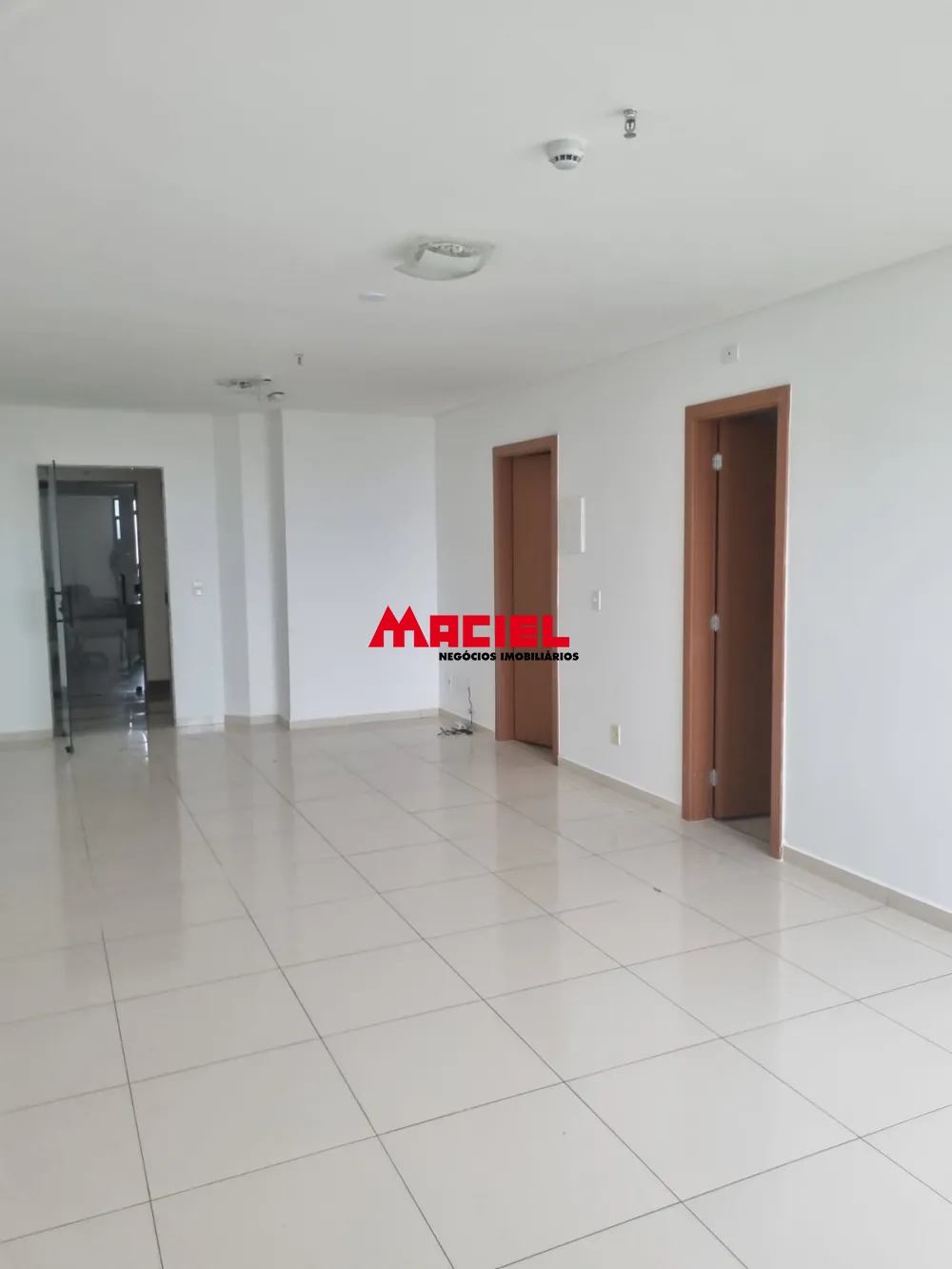 Alugar Comercial / Sala em S&atilde;o Jos&eacute; dos Campos R$ 2.000,00 - Foto 7