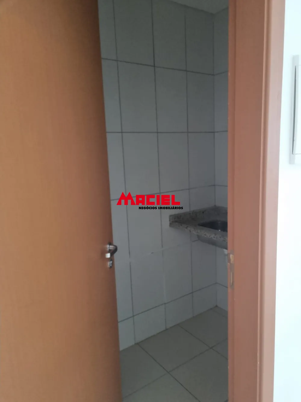 Alugar Comercial / Sala em S&atilde;o Jos&eacute; dos Campos R$ 2.000,00 - Foto 12