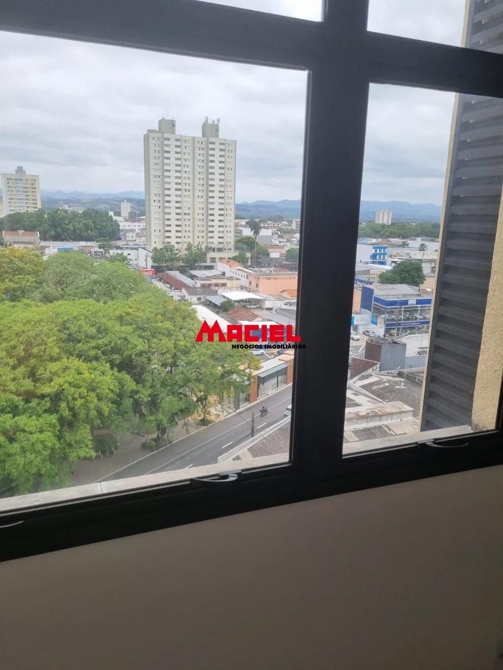 Alugar Comercial / Sala em S&atilde;o Jos&eacute; dos Campos R$ 2.000,00 - Foto 14