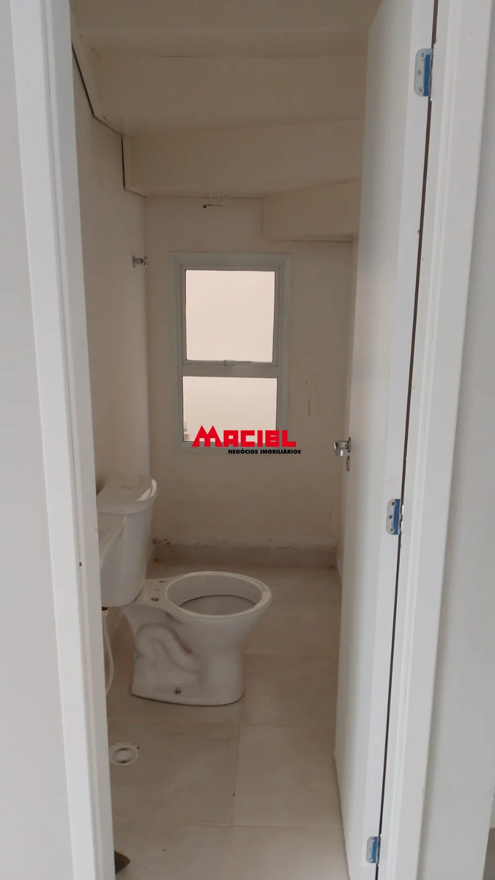 Alugar Casa / Sobrado em S&atilde;o Jos&eacute; dos Campos R$ 2.200,00 - Foto 2